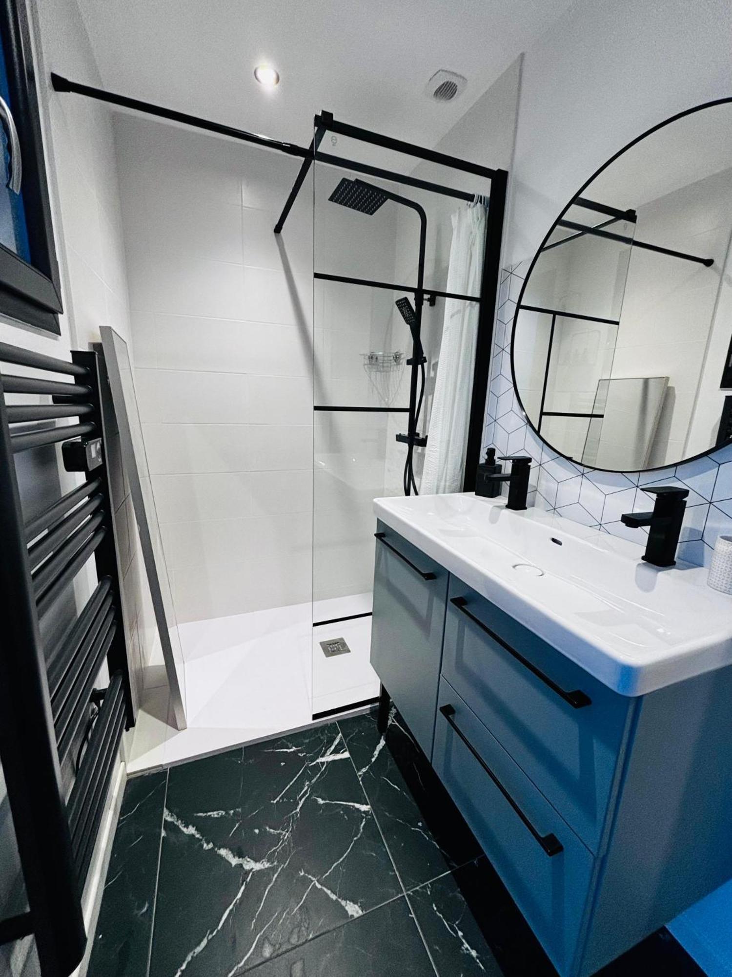 Sommières Logement Du Sud Avec Jacuzzi מראה חיצוני תמונה