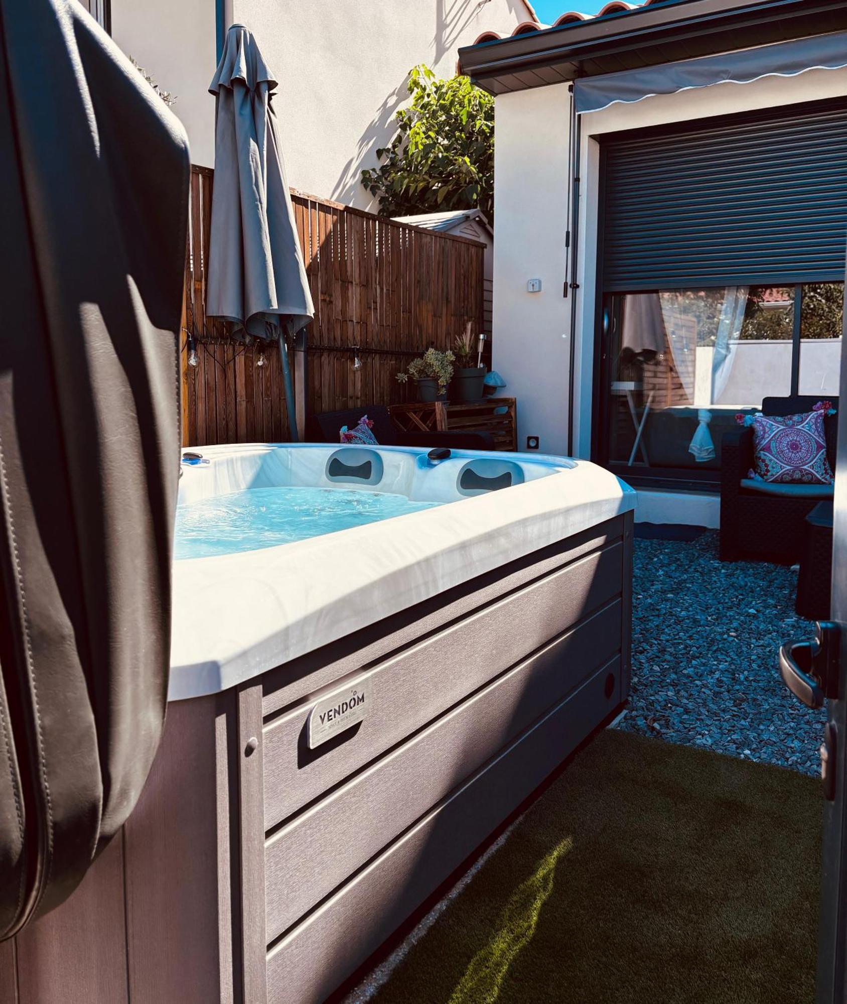Sommières Logement Du Sud Avec Jacuzzi מראה חיצוני תמונה